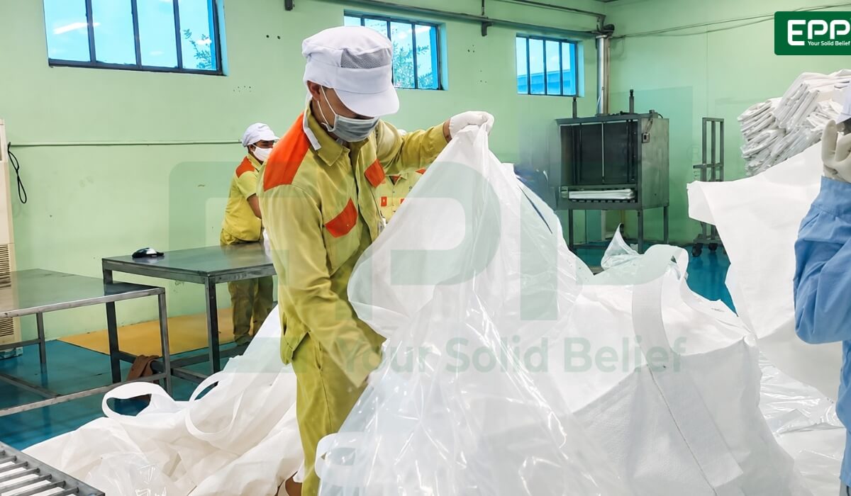 inserting FIBC liners for jumbo bags